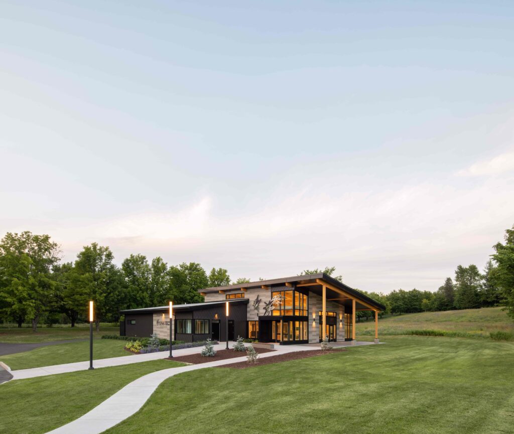 Ouverture du nouveau pavillon d'accueil au parc de la Rivière-Etchemin